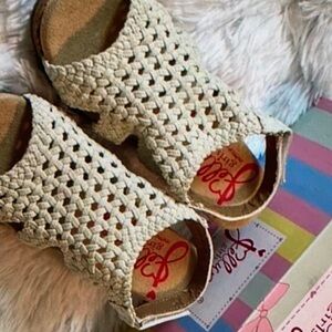 Bundle more style kids shoes
